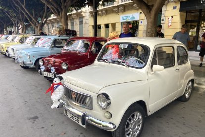 Exposición de 600 en la Feria del Mediodía, en pleno Paseo de Almería.