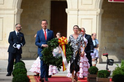 Homenaje a Los Coloraos ante el Pingurucho.