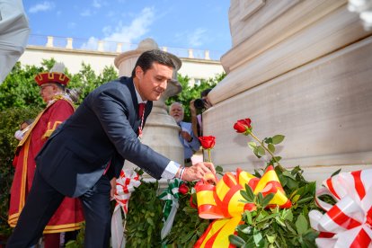 Homenaje a Los Coloraos ante el Pingurucho.