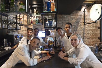 Lidia Ayala, Grego Díaz, Rubén Rodríguez, Paco Gómez, Joaquín Nollet y Yoco Hernández.