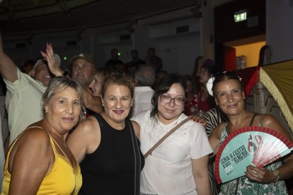 Pepi, Mercedes, Carolina y María.