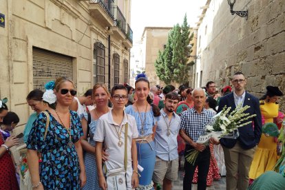 Ofrenda floral a la Virgen del Mar del Resucitado.