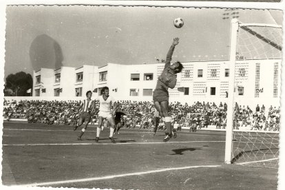 Sus buenos tiempos de portero de la A. D. Almería.