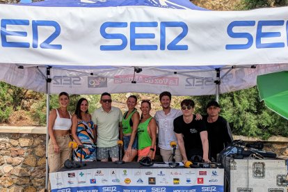 El equipo de SER Levante con invitados como la edil de Deportes, Miriam Quintana; José Antonio López, de Miel Sierra Filabres y Levántate y Baila