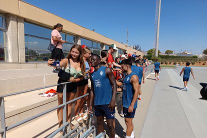 Magnífico ambiente en la grada del Anexo con los jugadores.