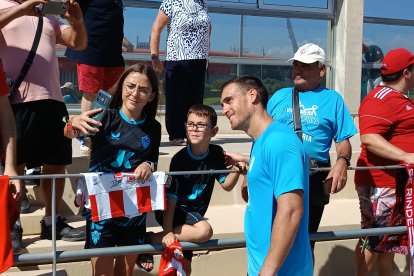 El capitán Fernando con la cantera rojiblanca.