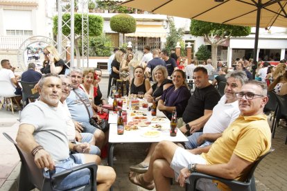 La peña del 'Gre', amigos de toda la vida de Antas.