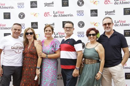 Rodrigo, Rosa, Toñi, juan Domingo, Mari Carmen y Francisco.