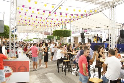 Ambiente de la Feria del mediodía en Antas.