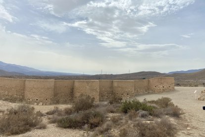 Reconstrucción de una de las murallas de Los Millares.