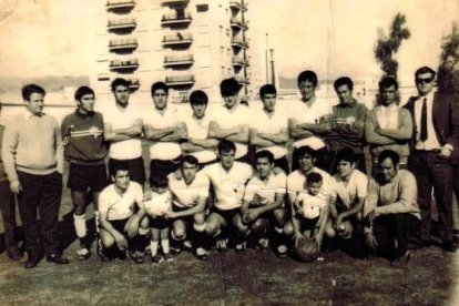 Primero por la izquierda con el Arenas. 