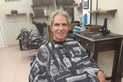 Ahora le toca a Rafael ocupar el sillón del cliente.