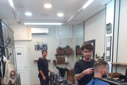 Los clientes de toda la vida se juntan con las nuevas generaciones.