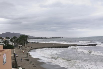 Efectos costeros inundan la zona del \'Natsun\'.