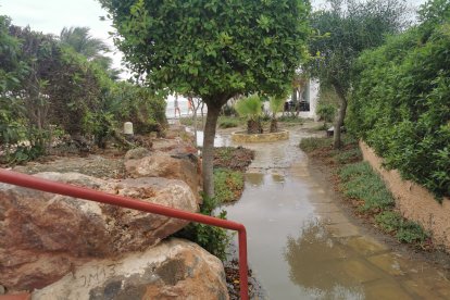 Efectos costeros inundan la zona del \'Natsun\'.