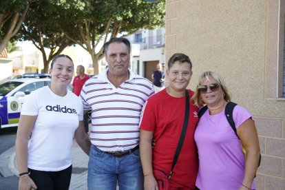 Peregrinos que subieron a Dalías el sábado por la tarde para ver al Cristo de la Luz.