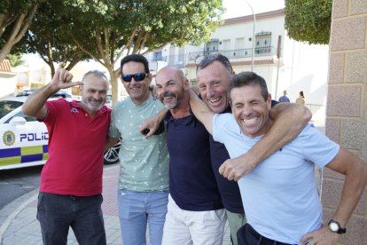 Peregrinos que subieron a Dalías el sábado por la tarde para ver al Cristo de la Luz.