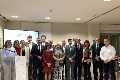 Foto de familia de los participantes en el evento de la Fundación Antama.