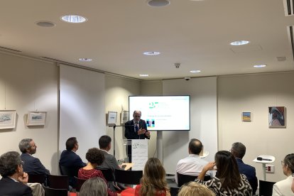 Jacinto Castillo, periodista de LA VOZ, durante su discurso.