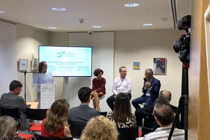 La mesa redonda 'Innovación para una agricultura del presenta y con futuro'.