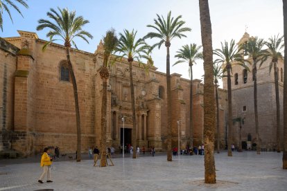 Fachada de la Catedral de Almería. 