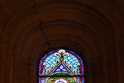 Vidriera en la Catedral de Almería. 