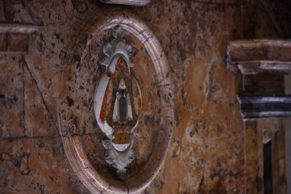Una Virgen poco conocida en la parte superior del trascoro. 