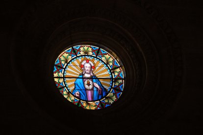 Vidriera en la Catedral de Almería. 