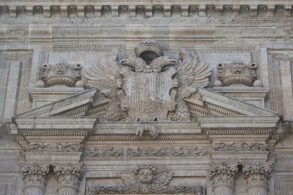 Detalle de la portada renacentista de Juan de Orea. 