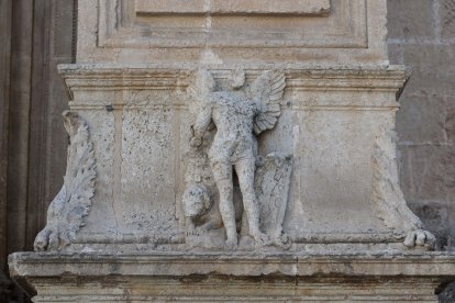 Detalle de la portada renacentista de Juan de Orea.