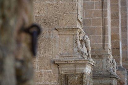 Detalle de la portada renacentista de Juan de Orea.