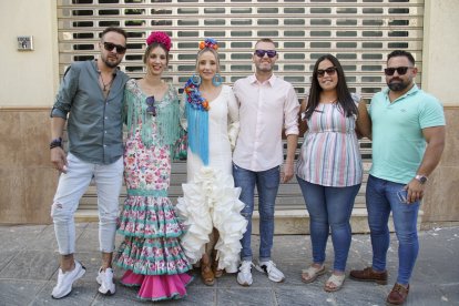 Amigos preparados para la Feria de Vera 2024.