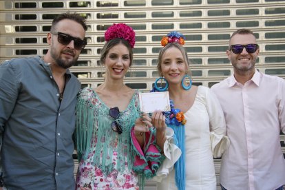 Posando con el premio. Patrocinado por Villa Cadima.