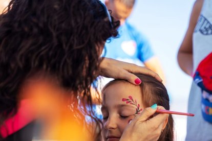 La animación infantil y el pinta caras fue un éxito.