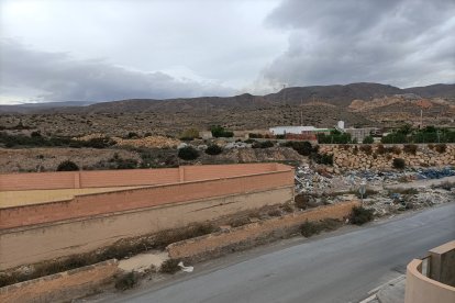 La tapia de la zona del cementerio inglés.