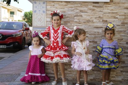 Paula Peña, Rocío Quesada e Isabel Sogorb han protagonizado otras de las fotos más dulces de la Feria patrocinada por el Horno de Martín.