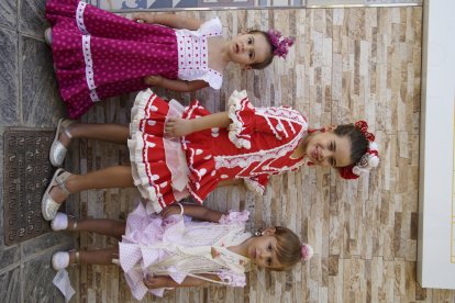 Paula Peña, Rocío Quesada e Isabel Sogorb han protagonizado otras de las fotos más dulces de la Feria patrocinada por el Horno de Martín.
