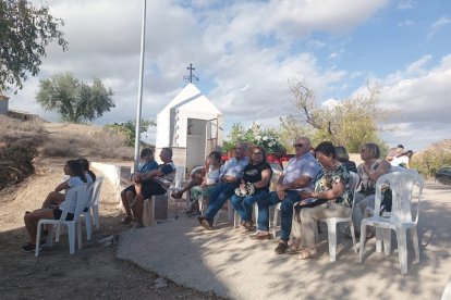 La fuente alberga la misa por San Miguel.