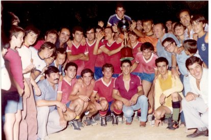 El Albox celebra un campeonato con el mítico Carioca.