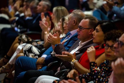 La entrega de premios estuvo marcada por una alta asistencia, nadie quiso perderse esta cita.
