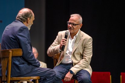 El director de Agricultura 2000 junto al director de Cellbitec.