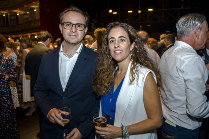 Francisco Moreno, socio director de Lysei Consultores, y Mariví Navarro, gestora de empresas Caixa Bank.