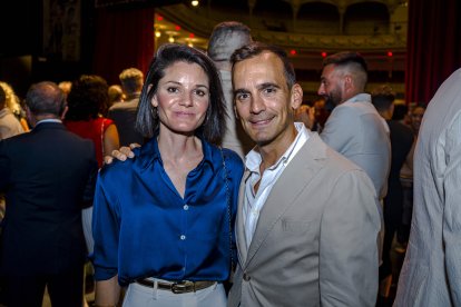 Elena Ábalos, gerente de Muebles Ábalos, y Pepe Sánchez.