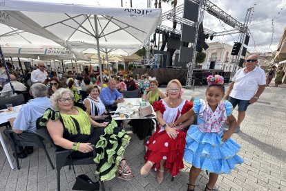 Un grupo de amigas de Garrucha visita las Fiestas de Turre.