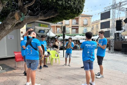 La Feria del Mediodía estuvo animada por la charanga
