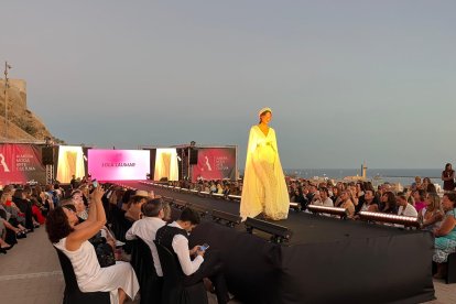 Desfile de la diseñadora Lola Laumar.