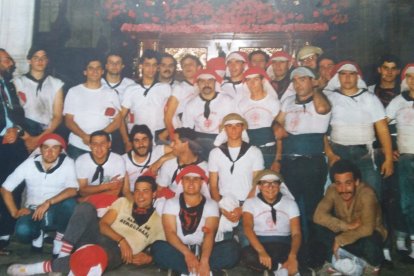 Imagen de la primera cuadrilla de costaleros de la Semana Santa de Almería.