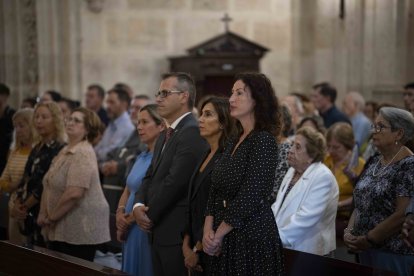 La alcaldesa de Almería, María del Mar Vázquez, acudió a la clausura del Año Santo junto a concejales del Ayuntamiento.