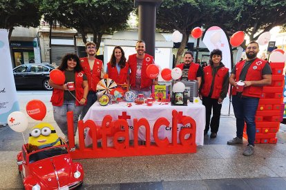 Cruz Roja celebra el Día de la Banderita y sus 160 años en Almería.
