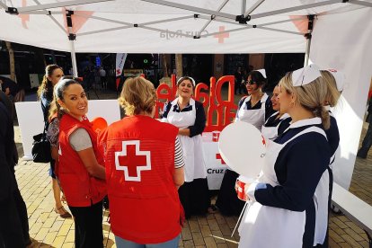 Cruz Roja celebra el Día de la Banderita y sus 160 años en Almería.
